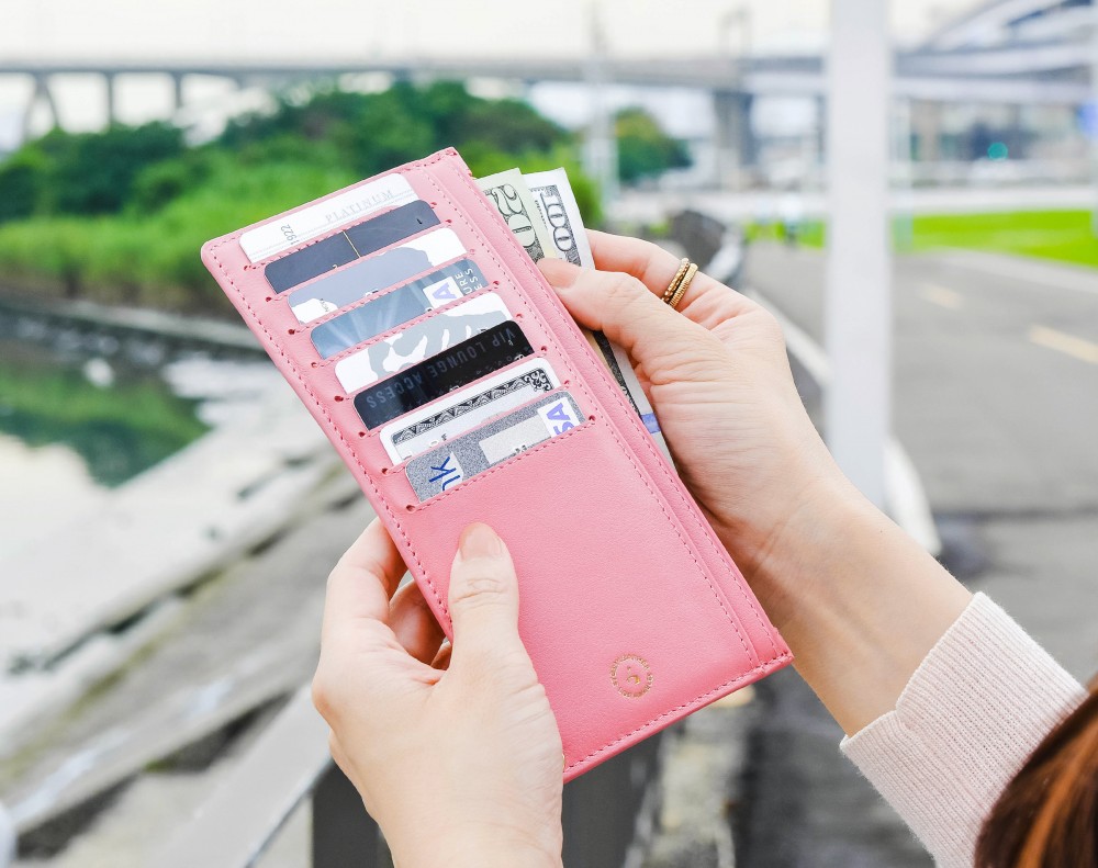 Swift Wristlet Long Wallet