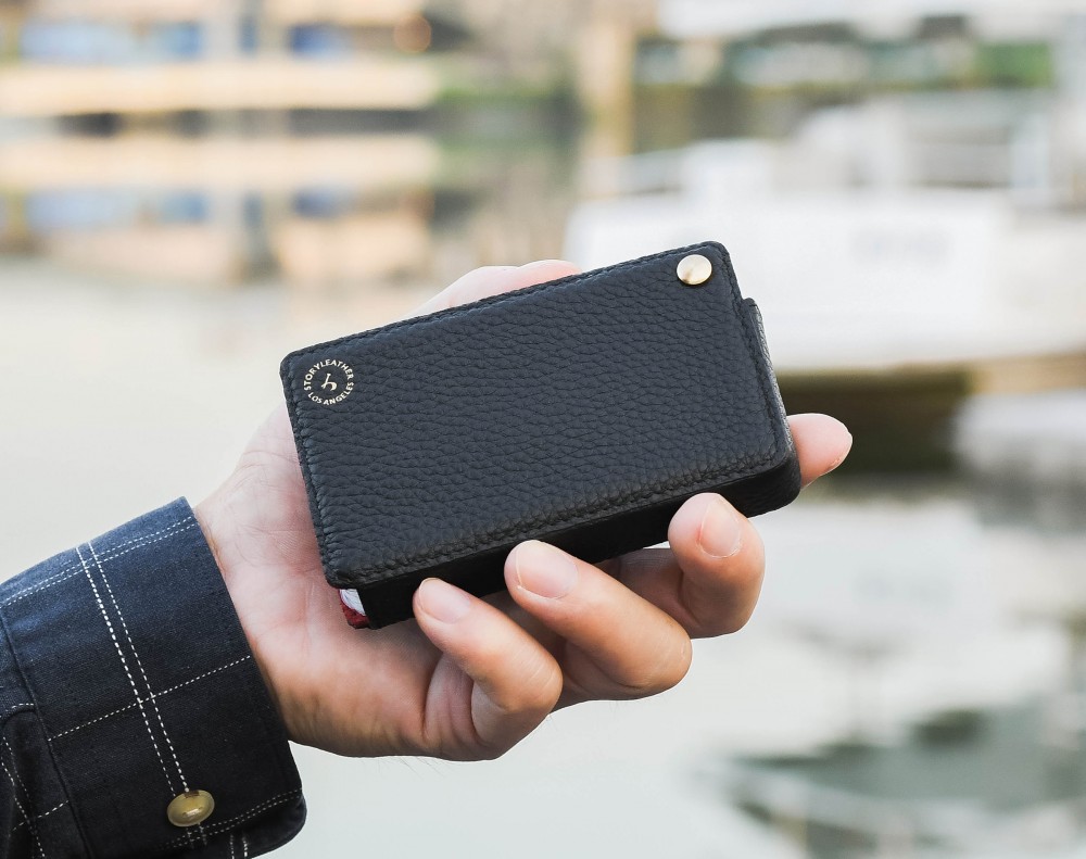 SPREAD 12-CARD HOLDER