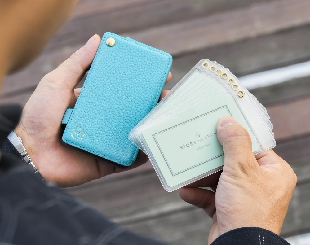 SPREAD 12-CARD HOLDER